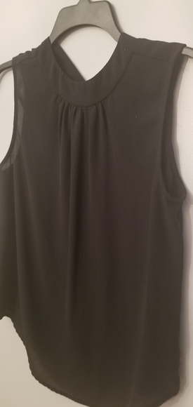 Lovely summer sleeveless top - Picture 2 of 3